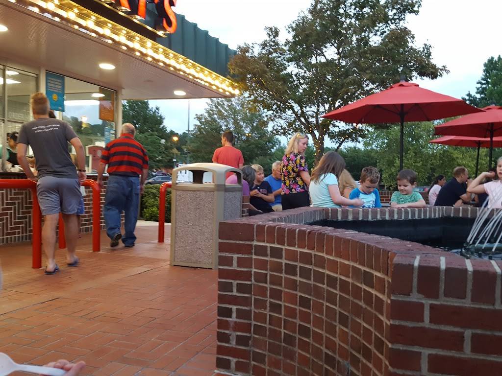 Goodberrys Frozen Custard | restaurant | 9700 Strickland Rd, Raleigh, NC 27615, USA | 9196768580 OR +1 919-676-8580