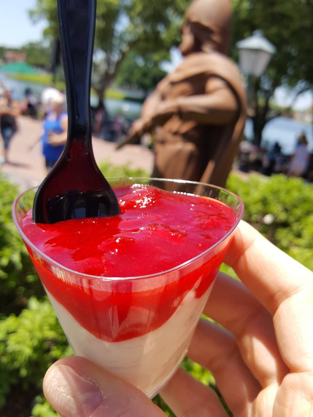 Kringla Bakeri Og Kafe | restaurant | 1510 North Avenue of the Stars, Orlando, FL 32830, USA | 4079393463 OR +1 407-939-3463