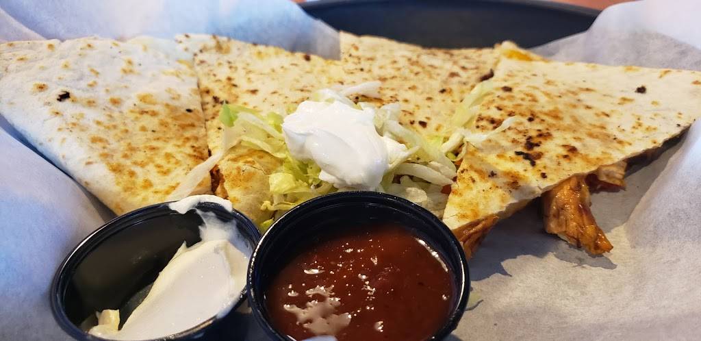 Yogis Bar & Grill | restaurant | 302 N Walnut St, Bloomington, IN 47404, USA | 8128223591 OR +1 812-822-3591