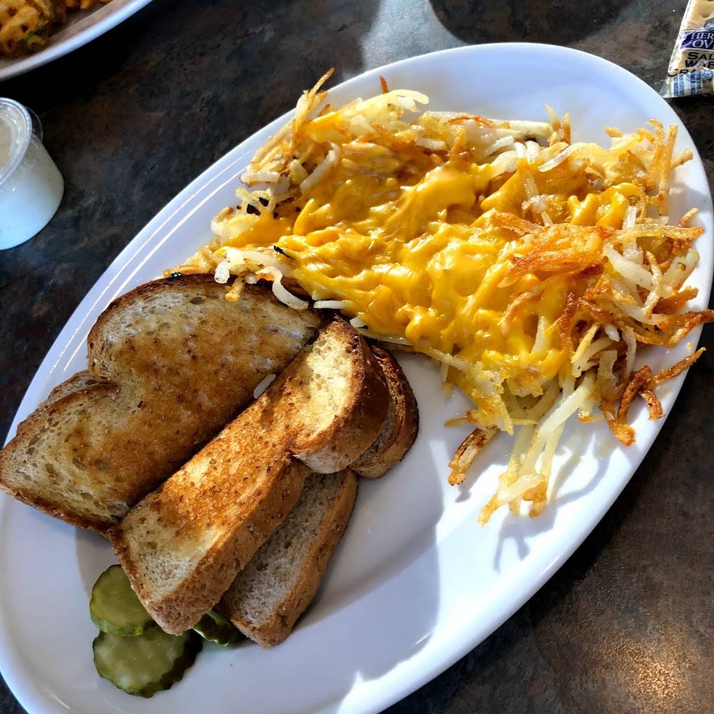 Landmark Restaurant | restaurant | 128 W Evans St, Williamsburg, IA 52361, USA | 3196682209 OR +1 319-668-2209