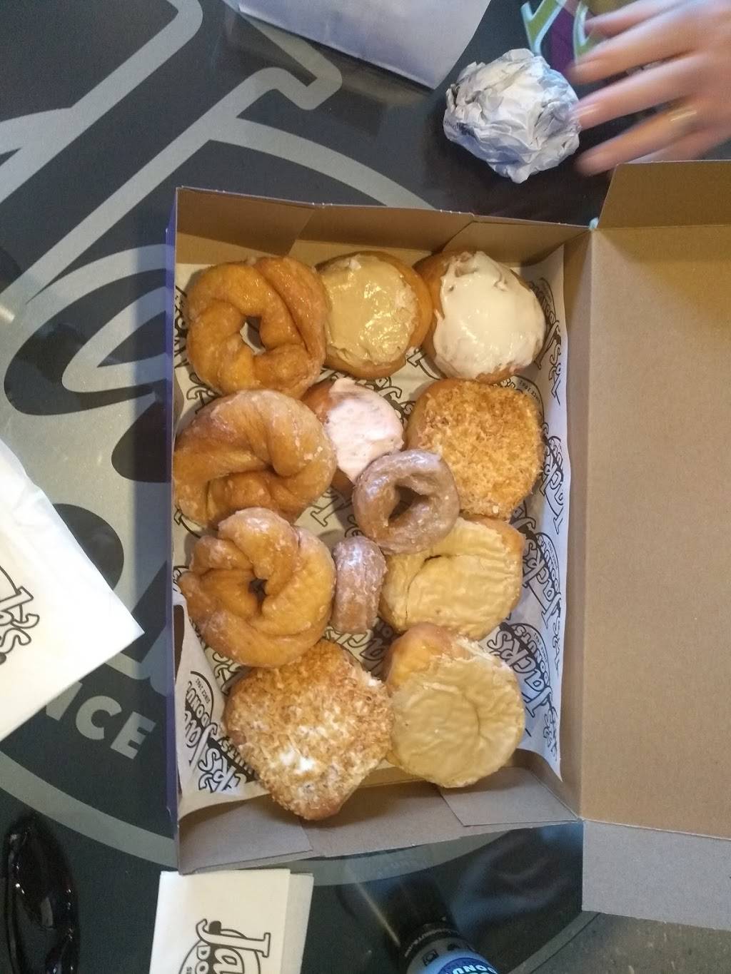 Jacks Donut Shoppe | restaurant | 2410 S 14th St, New Castle, IN 47362, USA | 7655292956 OR +1 765-529-2956