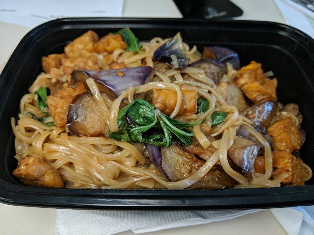 Poompui Thai Food | restaurant | 1927 Southwest 4th Avenue &, SW Hall St, Portland, OR 97201, USA | 9712278677 OR +1 971-227-8677