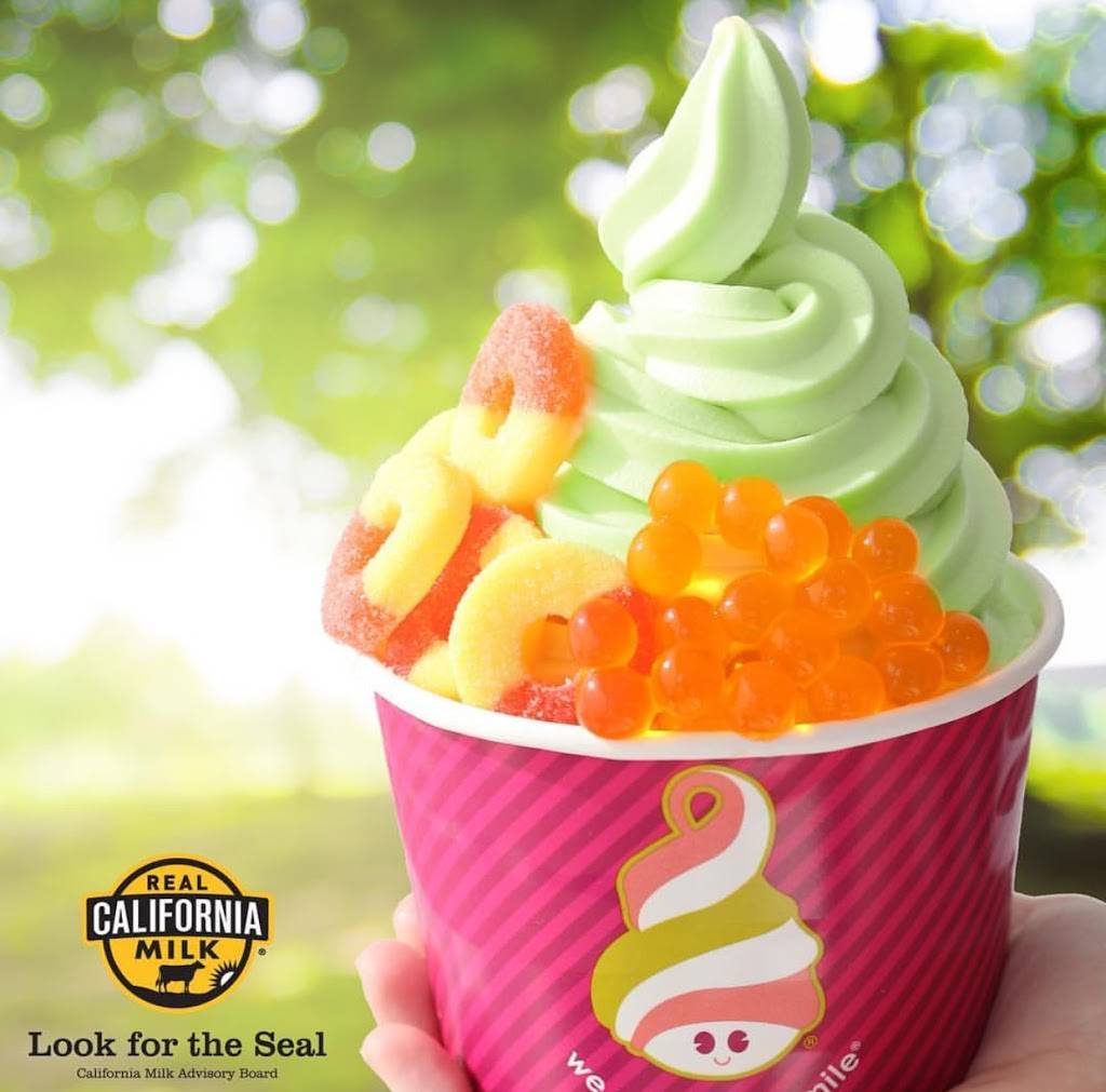 Menchies Frozen Yogurt | bakery | 32195 Temecula Pkwy Suite 102, Temecula, CA 92592, USA | 9513031600 OR +1 951-303-1600