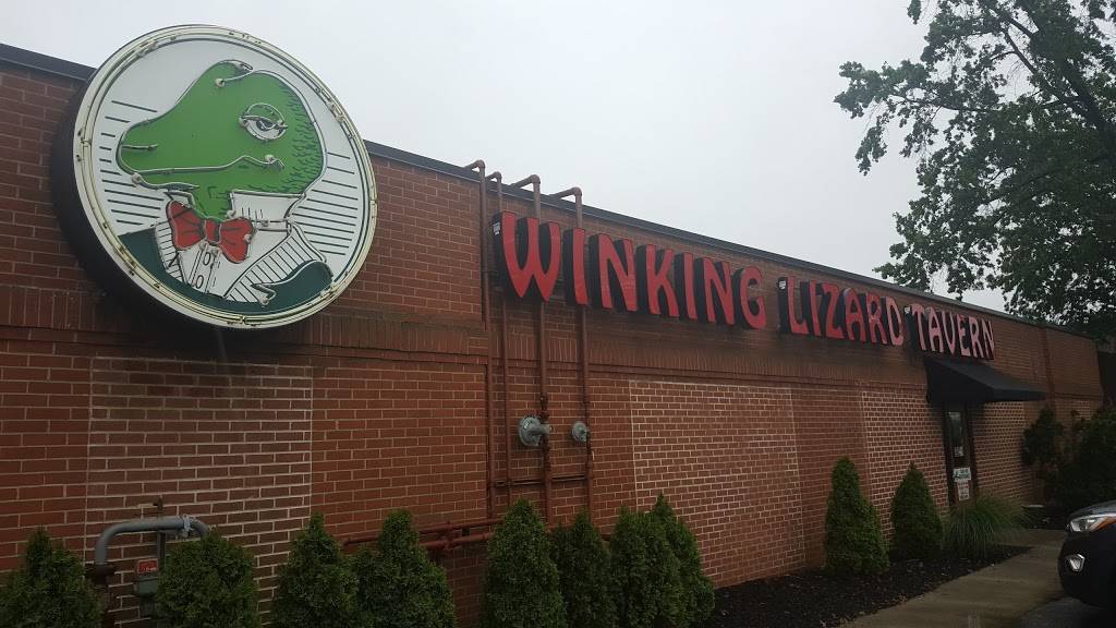 Winking Lizard Tavern | restaurant | 25380 Miles Rd, Bedford, OH 44146, USA | 2168313488 OR +1 216-831-3488
