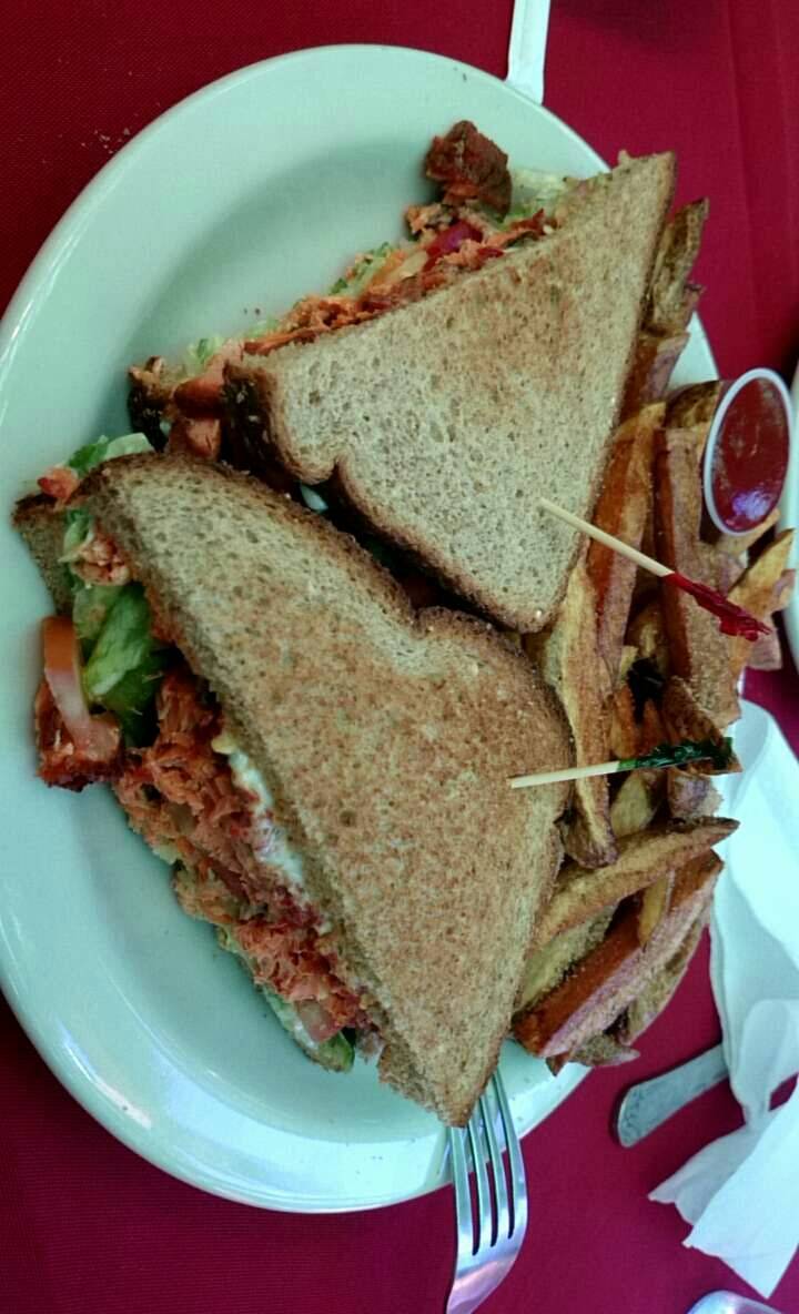 Siphos Jamaica | restaurant | 6419, 1228 Dayton Rd, Chico, CA 95928, USA | 5308951866 OR +1 530-895-1866