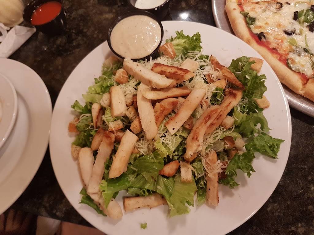 Elizabeths Pizza And Italian Restaurant | restaurant | 2468 Hope Mills Rd, Fayetteville, NC 28304, USA | 9104242848 OR +1 910-424-2848