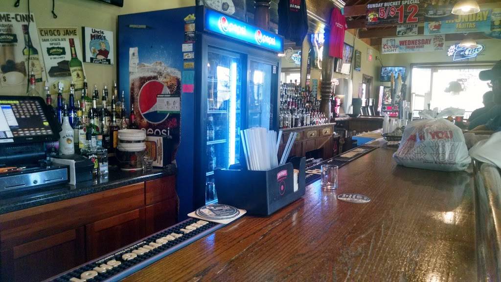 Uncle Mikes M Pour E Yum | restaurant | 736 Rodeo Dr, Hudson, WI 54016, USA | 7156902525 OR +1 715-690-2525
