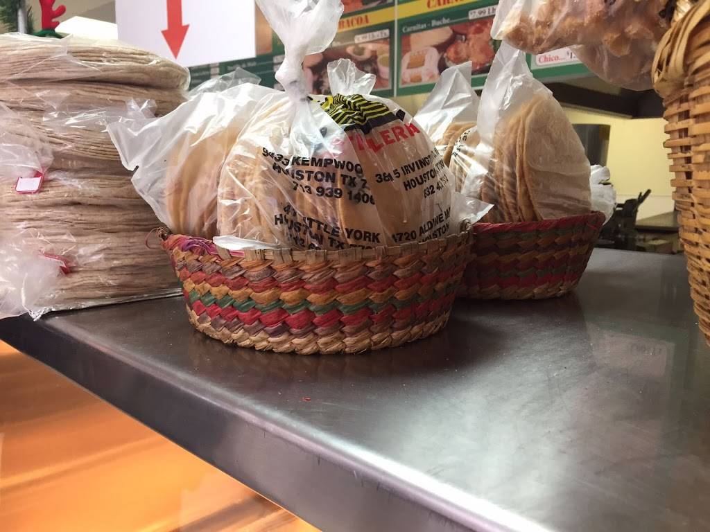 La Reyna Tortilleria Aldine | restaurant | 4720 Aldine Mail Rte Rd, Houston, TX 77039, USA | 2813721112 OR +1 281-372-1112