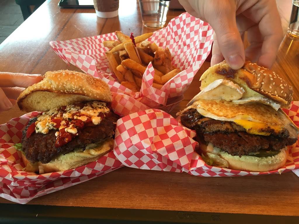 Carytown Burgers & Fries | restaurant | 3449 W Cary St, Richmond, VA 23221, USA | 8043585225 OR +1 804-358-5225