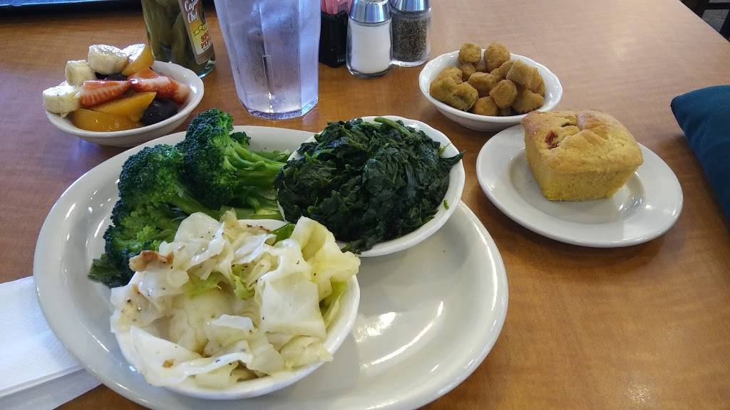 Lubys | restaurant | 3312 SE Loop 820, Forest Hill, TX 76140, USA | 8172930060 OR +1 817-293-0060