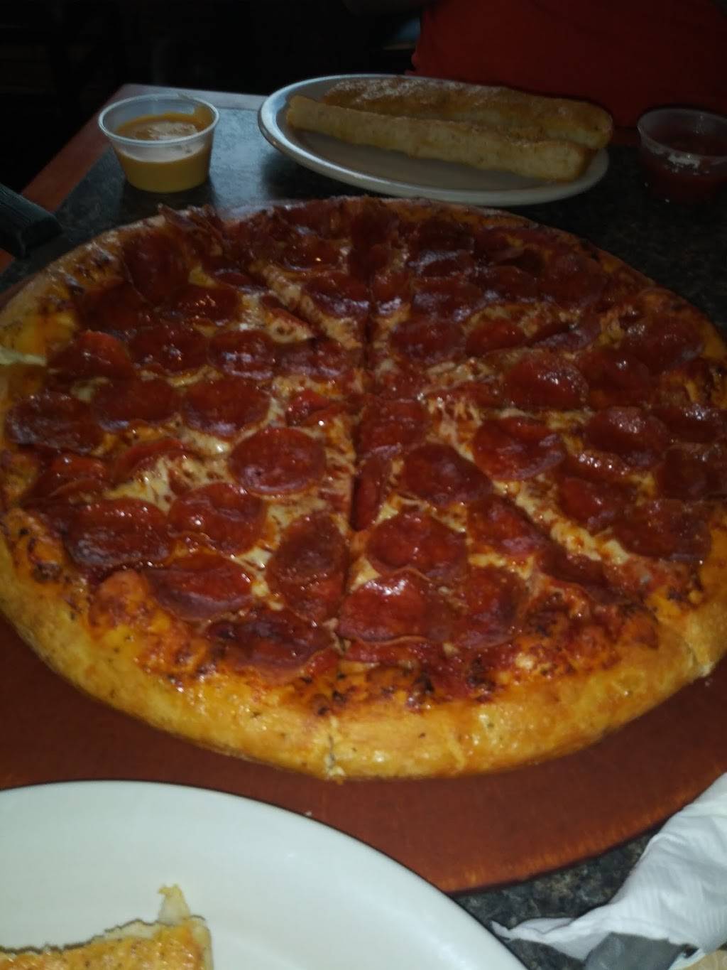 Pizza Hut | restaurant | 2425 Broadway St, Anderson, IN 46012, USA | 7656436909 OR +1 765-643-6909