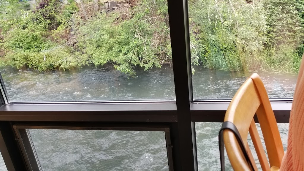 Akatsuki Sushi Bar | meal takeaway | 242 S Water St, Silverton, OR 97381, USA | 5038744135 OR +1 503-874-4135