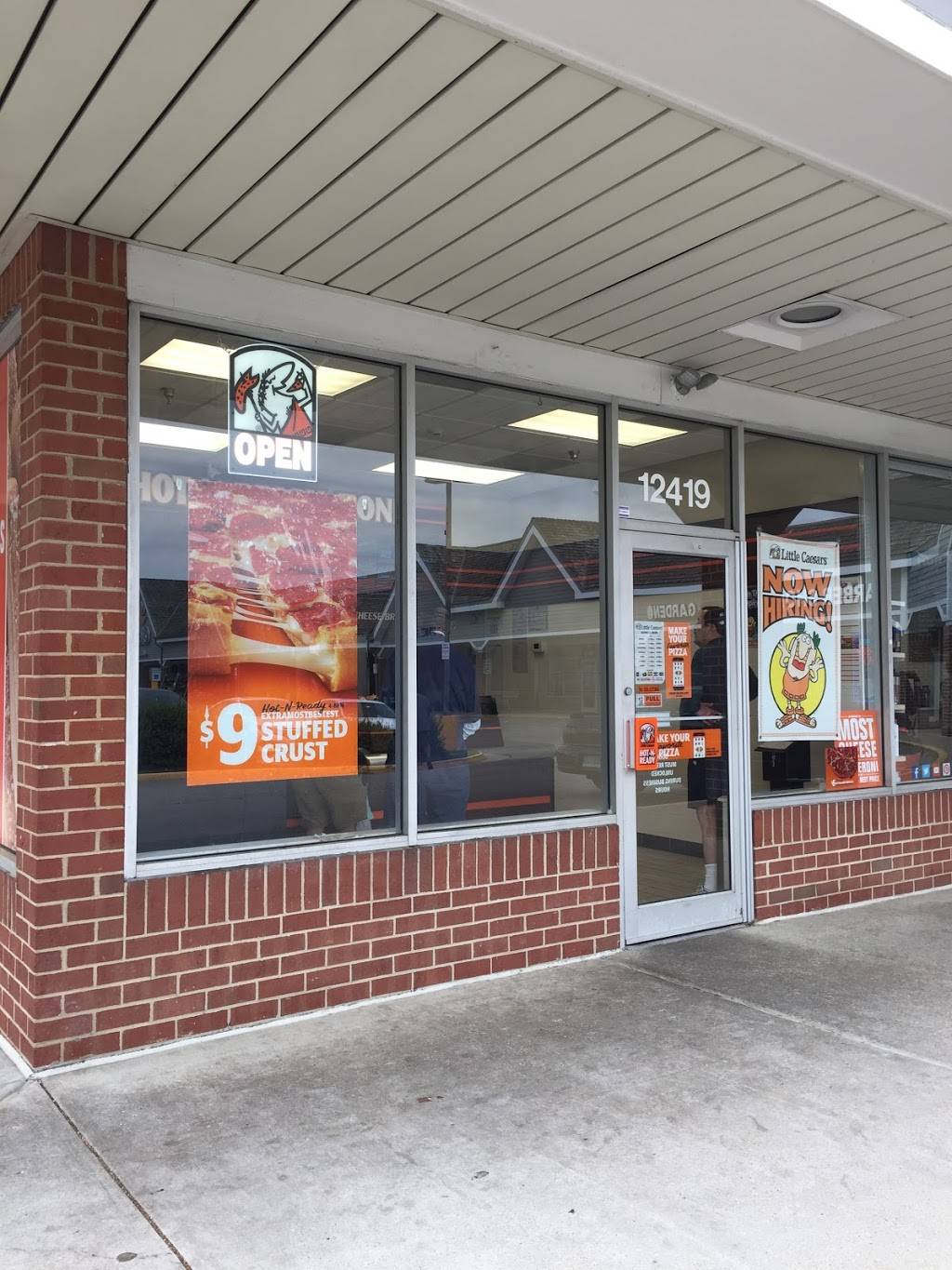 Little Caesars Pizza | meal takeaway | 12419 Hedges Run Dr, Lake Ridge, VA 22192, USA | 5712855539 OR +1 571-285-5539