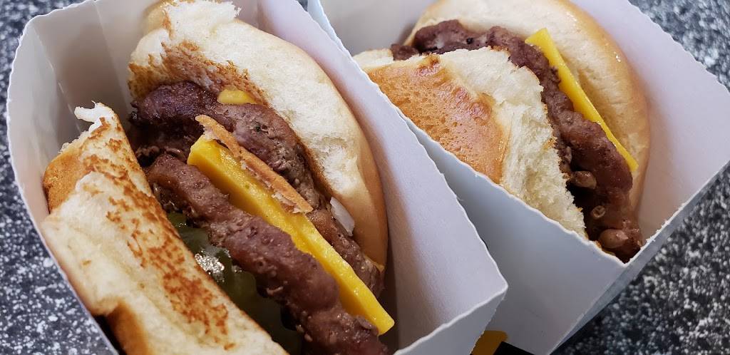 Carls Jr. | restaurant | 5601 Woodruff Ave, Lakewood, CA 90713, USA | 5628676369 OR +1 562-867-6369