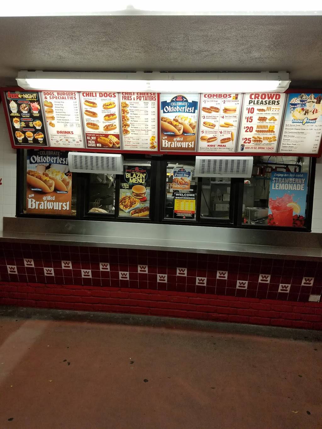 Wienerschnitzel | restaurant | 204 McHenry Ave, Modesto, CA 95354, USA | 2095221884 OR +1 209-522-1884