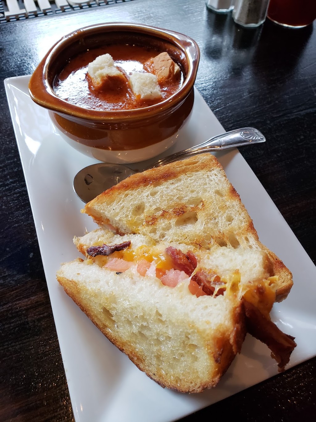 Hudson Station | restaurant | 440 9th Ave, New York, NY 10001, USA | 2122444406 OR +1 212-244-4406