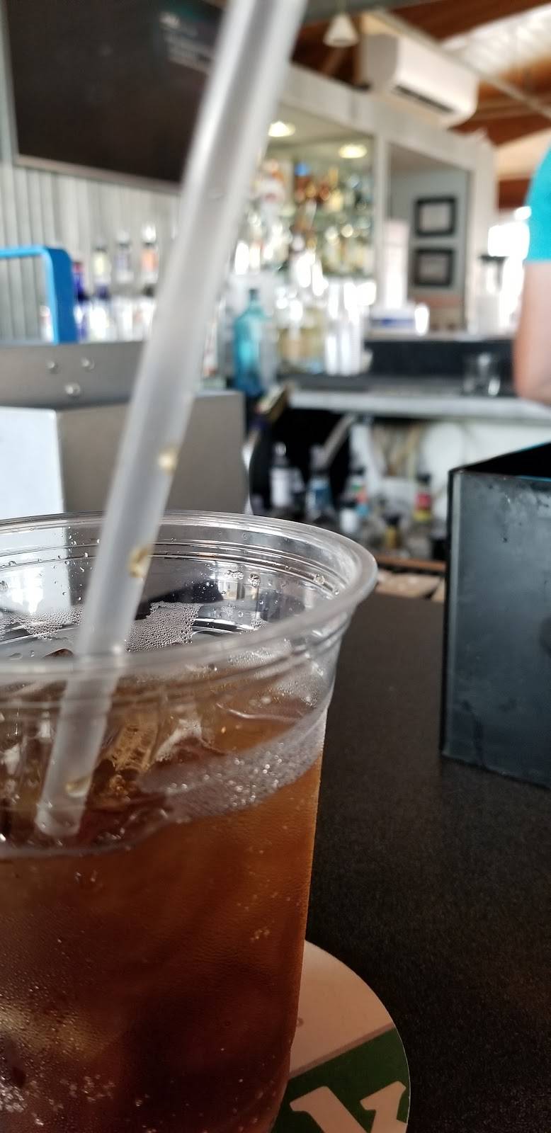 Island Breeze | restaurant | 178 Bayview Walk, Cherry Grove, NY 11782, USA | 6315979111 OR +1 631-597-9111