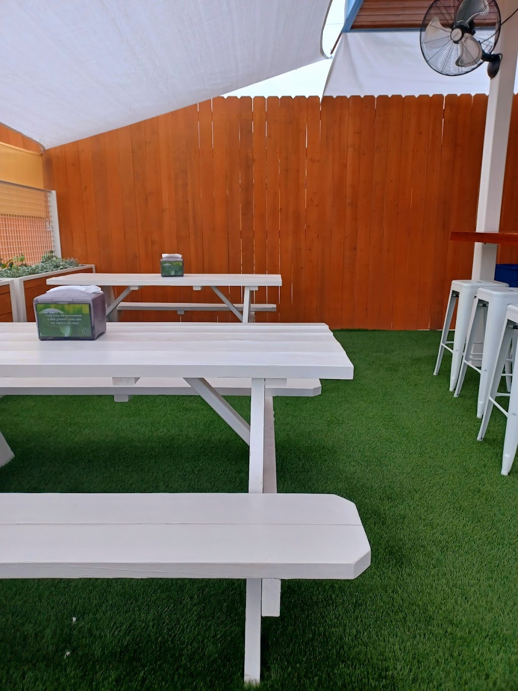 Bird Bird Biscuit | restaurant | 1401 W Koenig Ln, Austin, TX 78756, USA | 5125519820 OR +1 512-551-9820