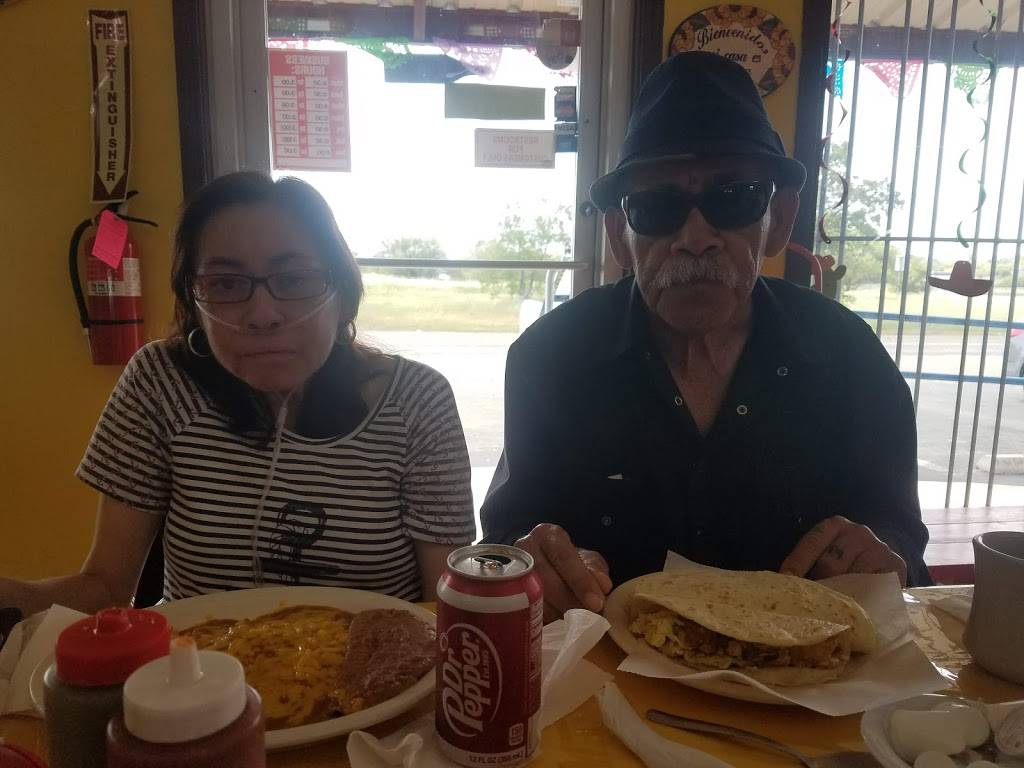 Taco jalisco | restaurant | 18477 Interstate 35 Access Rd, Lytle, TX 78052, USA | 8307726099 OR +1 830-772-6099