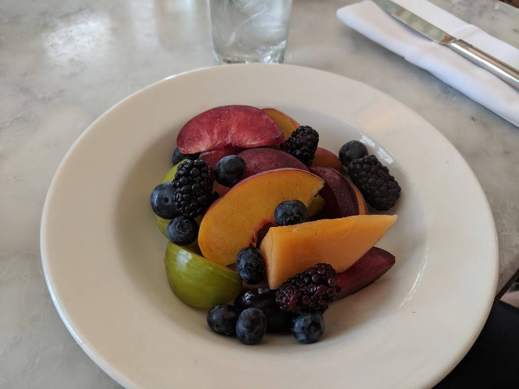 Little Doms | restaurant | 2128 Hillhurst Ave, Los Angeles, CA 90027, USA | 3236610055 OR +1 323-661-0055