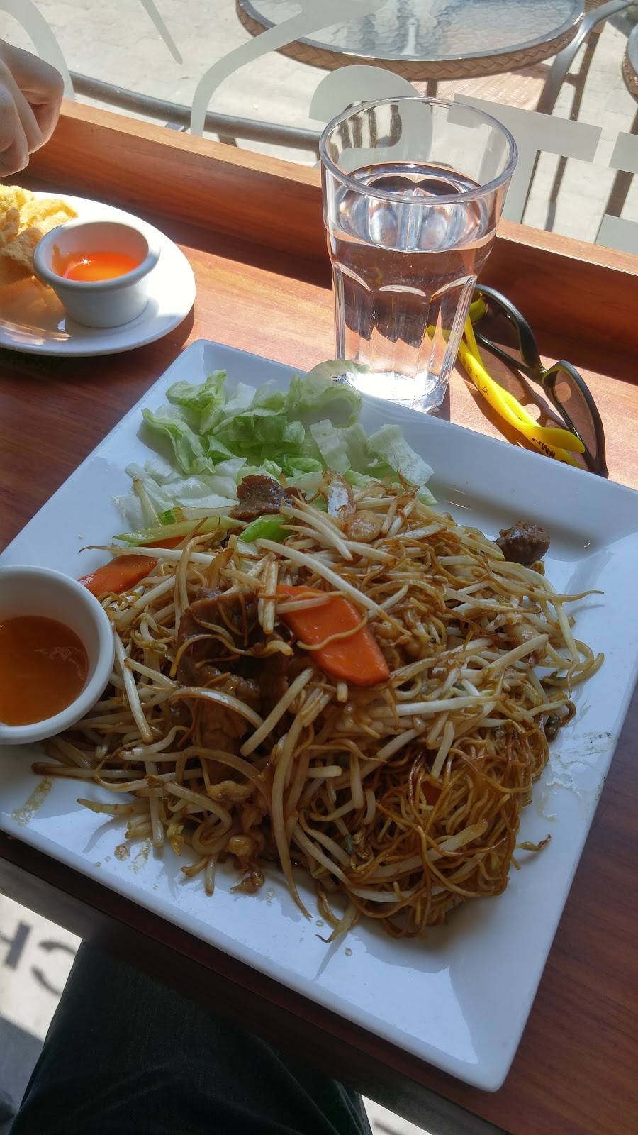 Restaurant Delicieux | restaurant | 5665 Chemin de la Côte-des-Neiges, Montréal, QC H3T 1Y8, Canada | 5143427687 OR +1 514-342-7687