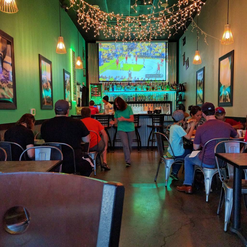 Schmizza Pub & Grub | restaurant | 891 NE 25th Ave, Hillsboro, OR 97124, USA | 5036019007 OR +1 503-601-9007