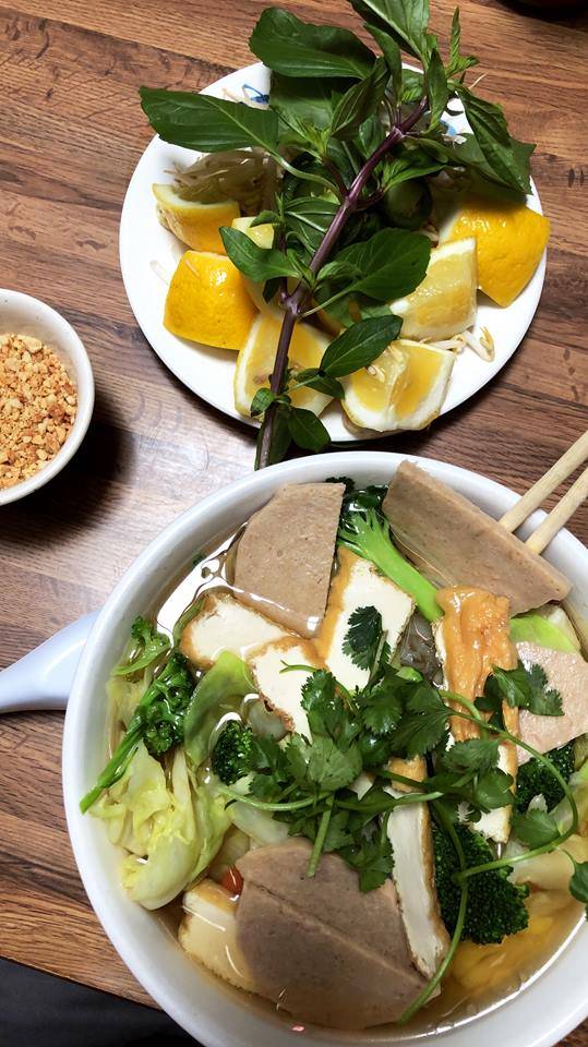 Huong Lan 9 | restaurant | 4965 N Fresno St, Fresno, CA 93726, USA | 5592218000 OR +1 559-221-8000