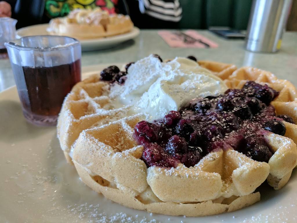 Country Waffles | restaurant | 2323 Midway Dr, San Diego, CA 92110, USA | 6192232225 OR +1 619-223-2225