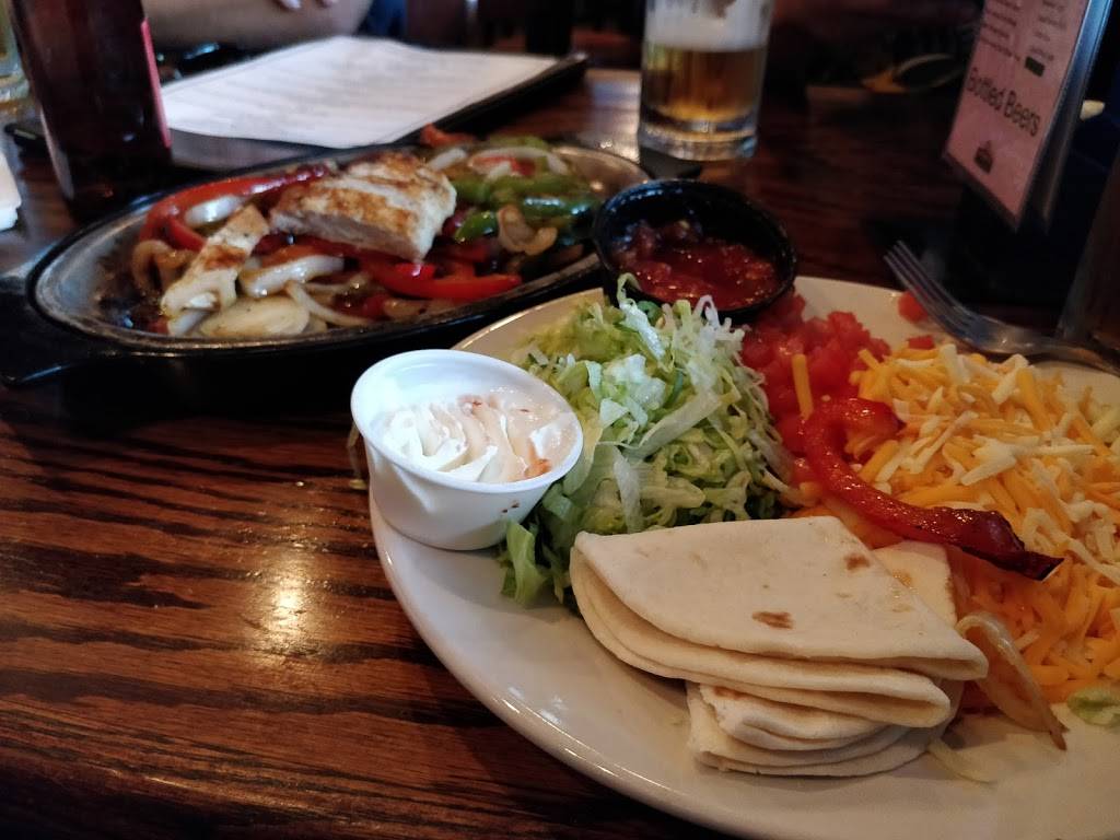 CJ Mahoneys | restaurant | 2511 Livernois Rd, Troy, MI 48083, USA | 2482734600 OR +1 248-273-4600