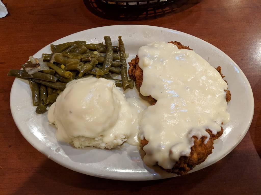 Ravanellis Restaurant | restaurant | 26 Collinsport Dr, Collinsville, IL 62234, USA | 6183439000 OR +1 618-343-9000