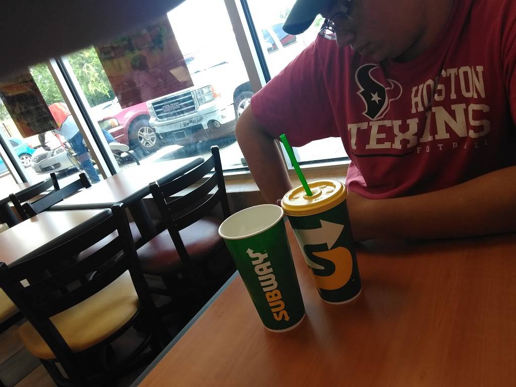 Subway Restaurants | restaurant | 5209 Lockwood Dr, Houston, TX 77026, USA | 7136712091 OR +1 713-671-2091