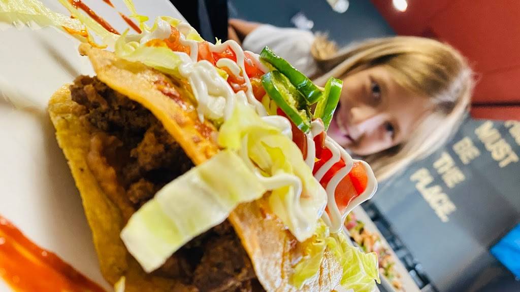 Split Social Kitchen | restaurant | 3027 E Sunshine St, Springfield, MO 65804, USA | 4177557155 OR +1 417-755-7155