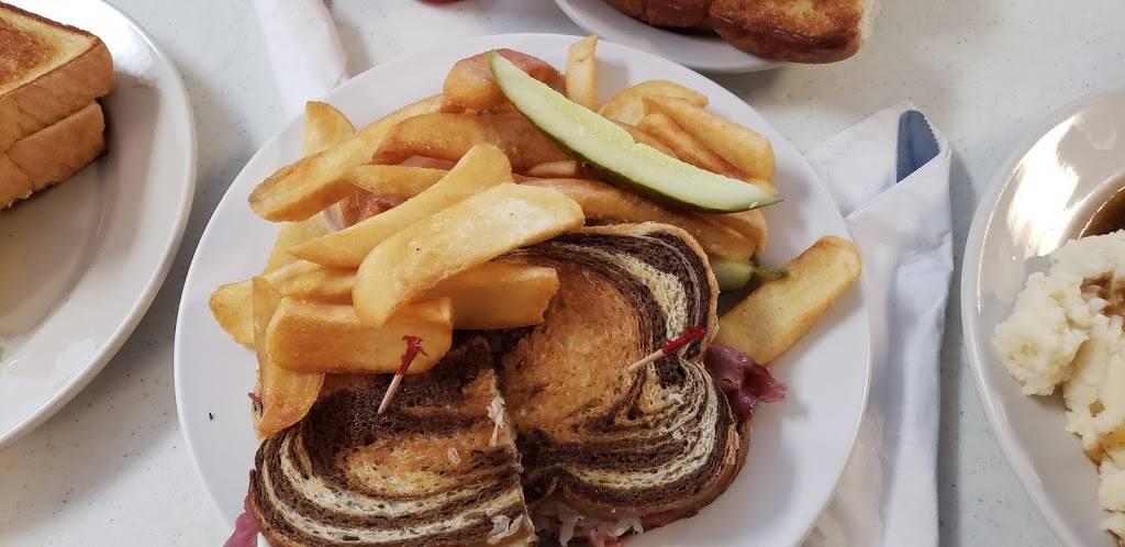 Gerbers Restaurant | restaurant | Town Hill Plaza, Greenup, KY 41144, USA | 6064735140 OR +1 606-473-5140