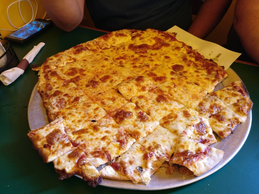 Yellow Mushroom Pizza | restaurant | 1208 S State St, Waseca, MN 56093, USA | 5078355000 OR +1 507-835-5000