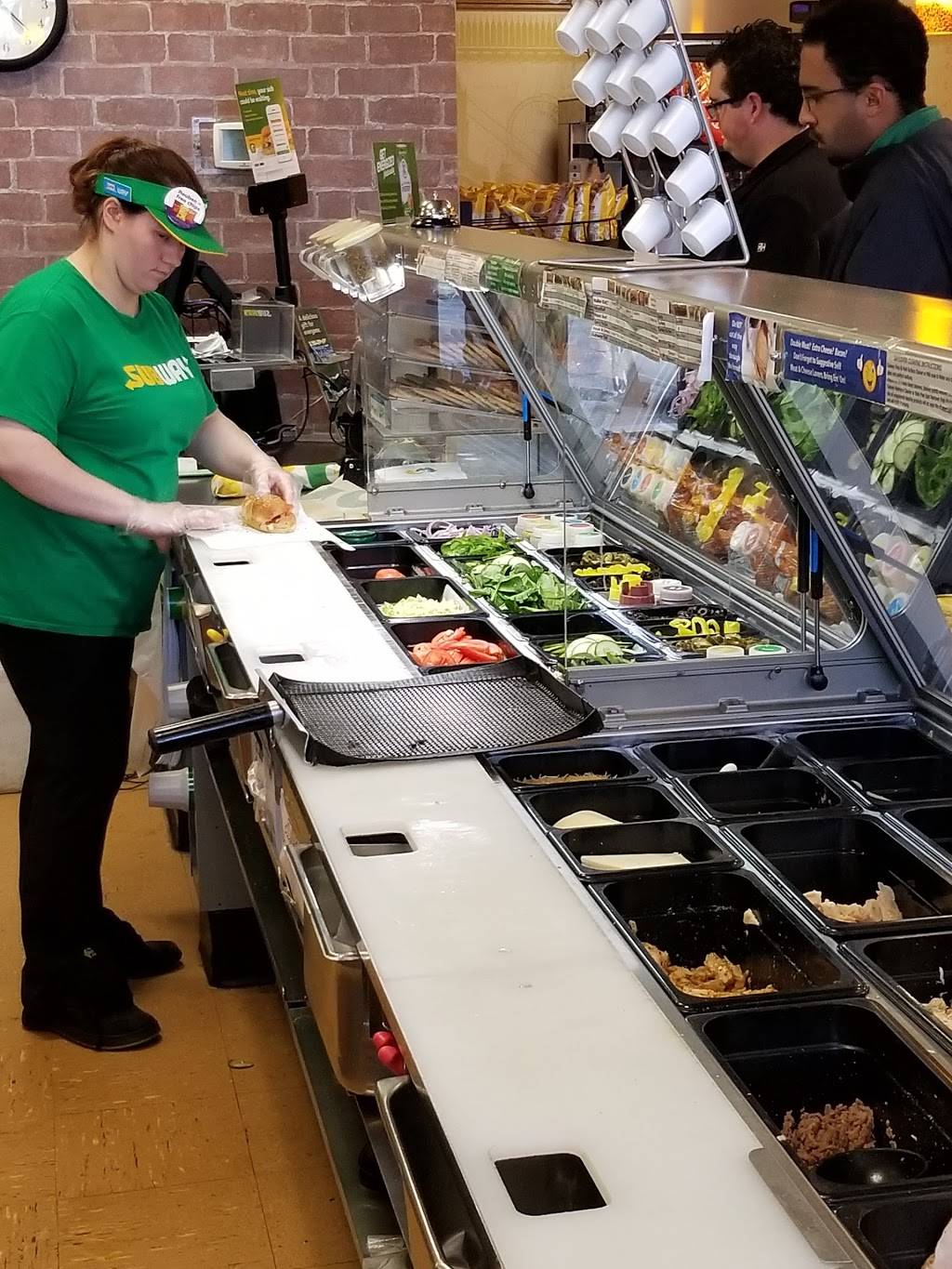 Subway | restaurant | 19706 Middlebelt Rd, Livonia, MI 48152, USA | 2484747530 OR +1 248-474-7530