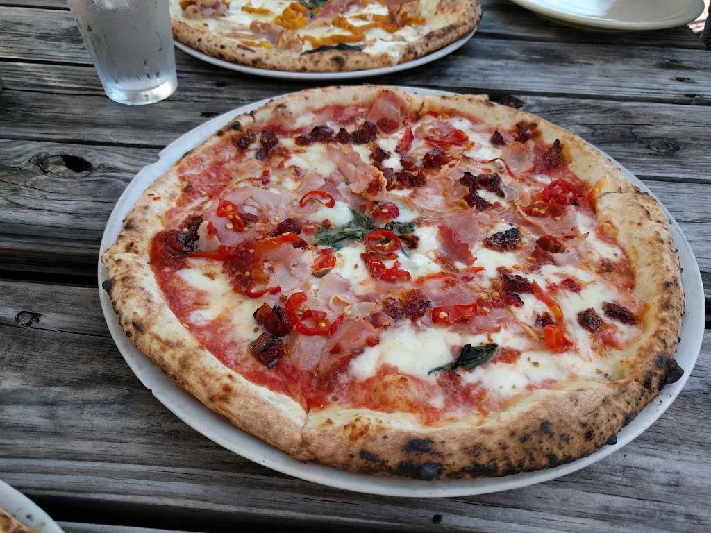 Cane Rosso | restaurant | 815 W Magnolia Ave, Fort Worth, TX 76104, USA | 8179229222 OR +1 817-922-9222