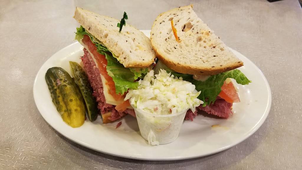 Corky and Lennys | restaurant | 27091 Chagrin Blvd, Woodmere, OH 44122, USA | 2164643838 OR +1 216-464-3838