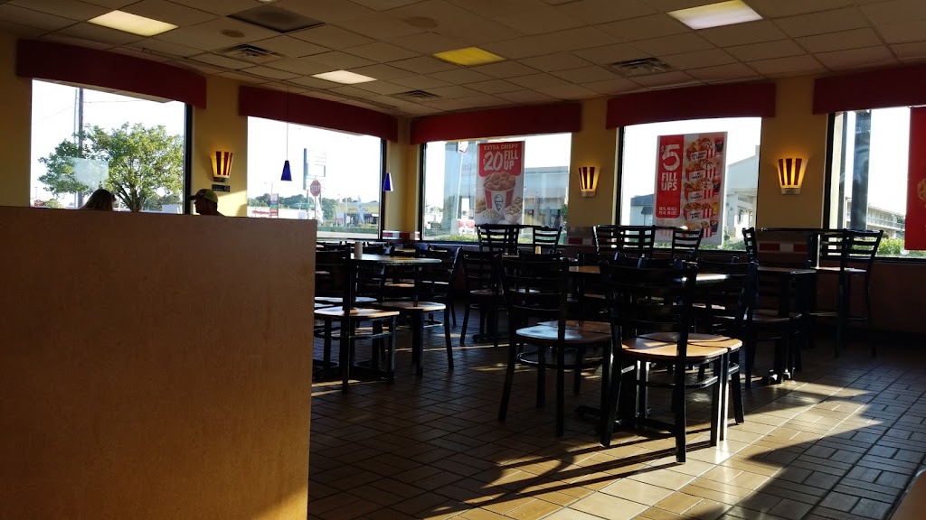 KFC | restaurant | 4010 N State Line Ave, Texarkana, AR 71854, USA | 8707724043 OR +1 870-772-4043