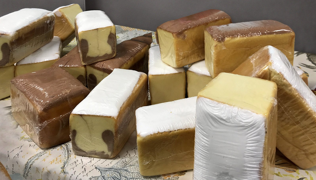 Peppinos Tomato Pies | restaurant | 449 W Butler Ave, Chalfont, PA 18914, USA | 2157167722 OR +1 215-716-7722