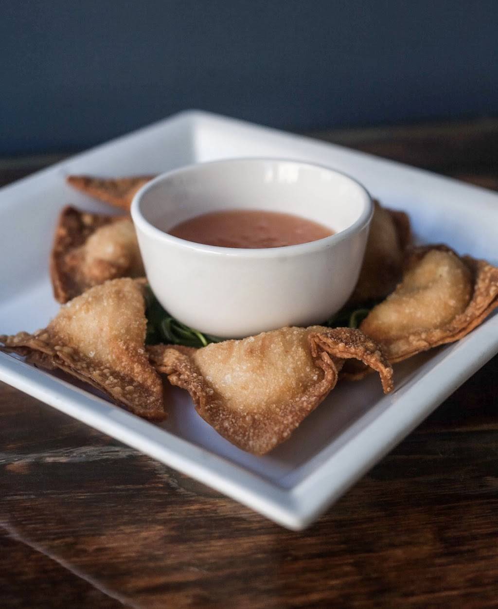 Greasy Luck Pub & Music Hall | restaurant | 791 Purchase St, New Bedford, MA 02740, USA | 7744254600 OR +1 774-425-4600