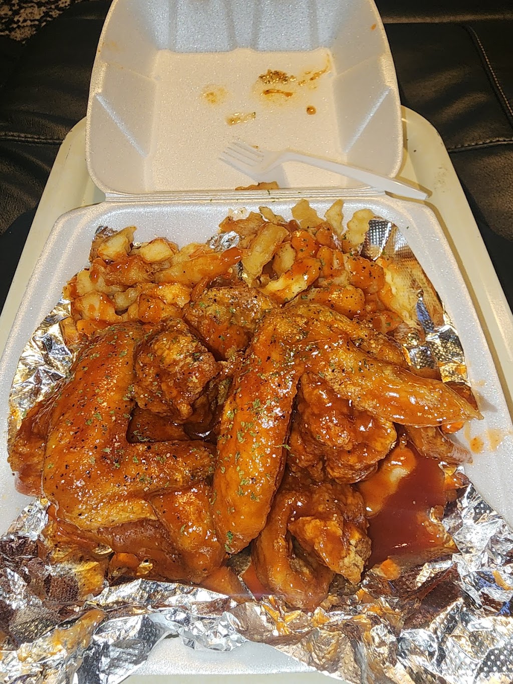 The Wing District | restaurant | 1712 Sheridan Rd, North Chicago, IL 60064, USA | 2246566638 OR +1 224-656-6638