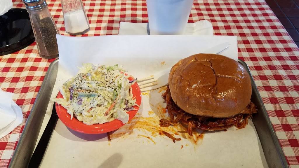 Kens Hardwood Barbecue | restaurant | 5250 E 22nd St, Tucson, AZ 85711, USA | 5207454746 OR +1 520-745-4746