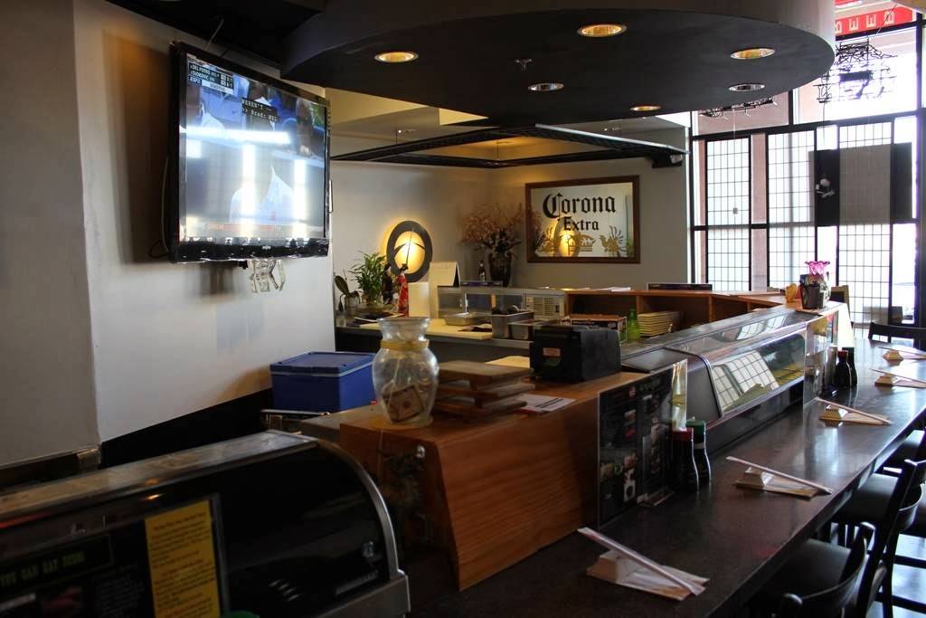 Sushi 21 | restaurant | 4965 W Tropicana Ave #102, Las Vegas, NV 89103, USA | 7029522500 OR +1 702-952-2500