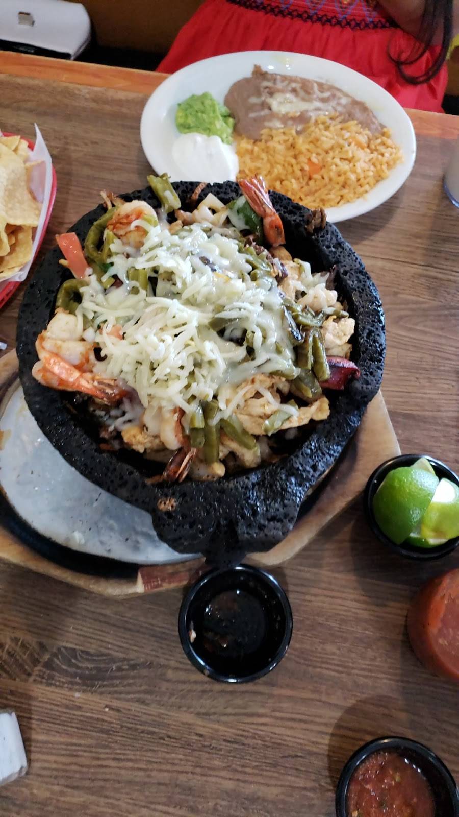 Los Tapatios | restaurant | 1001 S Interstate 35 East Service Rd, DeSoto, TX 75115, USA | 4695671000 OR +1 469-567-1000