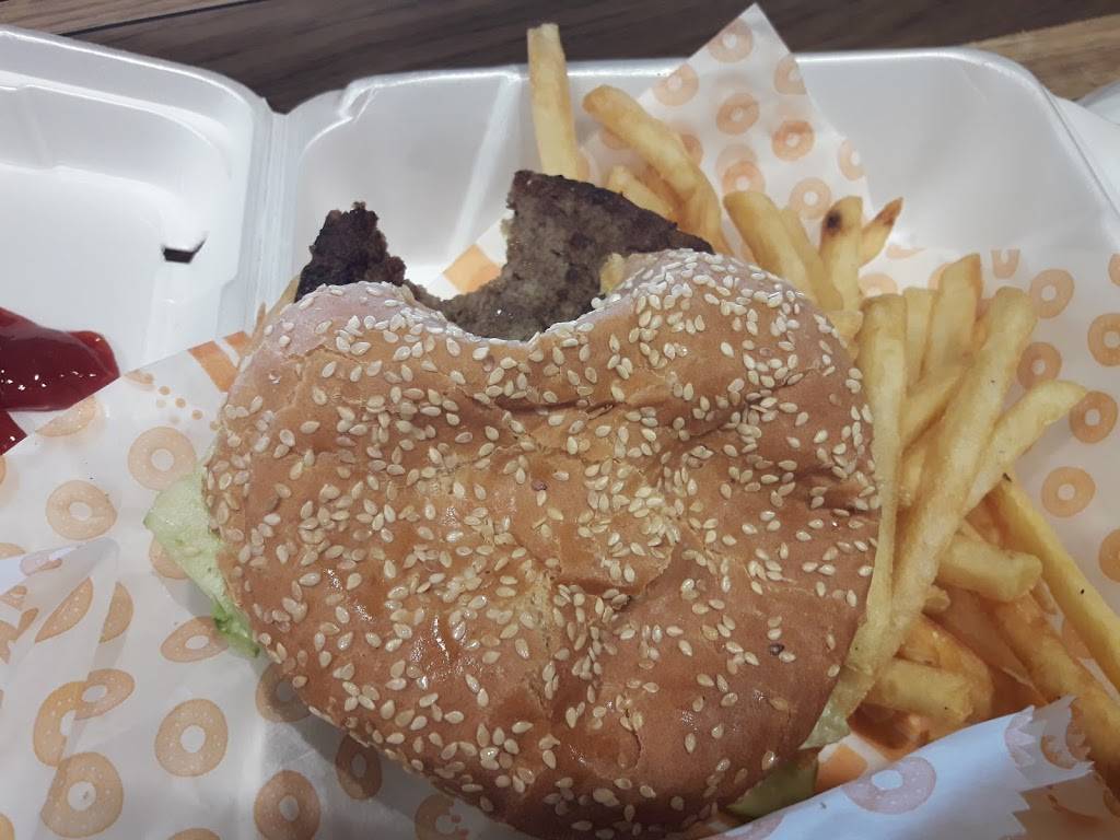 Leos Coney Island | restaurant | McNamara Terminal, between Gates A46 and Gate A50, Worldgateway Pl, Detroit, MI 48242, USA | 7349413326 OR +1 734-941-3326