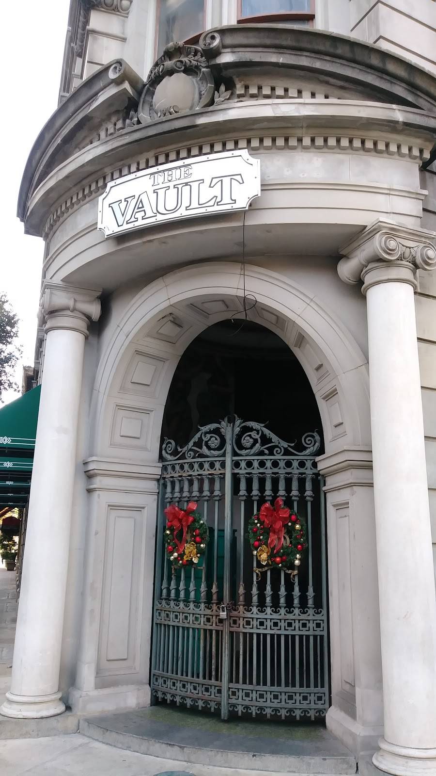 The Vault | restaurant | 314 E Commerce St, San Antonio, TX 78205, USA | 2102248484 OR +1 210-224-8484