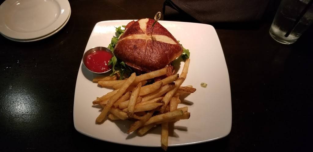 Triumph Grill | restaurant | 3419 Olive St, St. Louis, MO 63103, USA | 3144461801 OR +1 314-446-1801