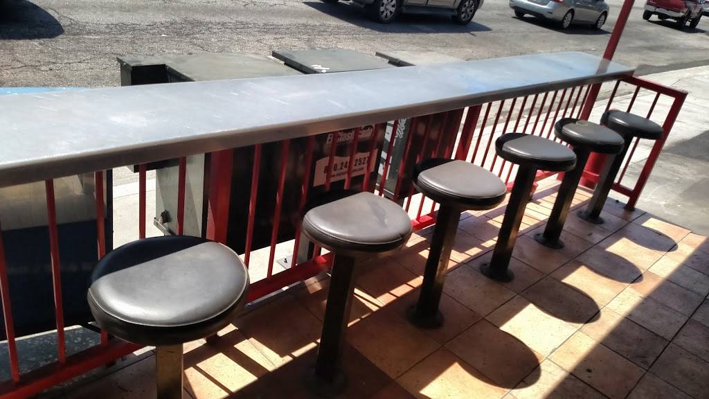 Tams Burgers | restaurant | 11816 Long Beach Blvd, Lynwood, CA 90262, USA | 3106373433 OR +1 310-637-3433