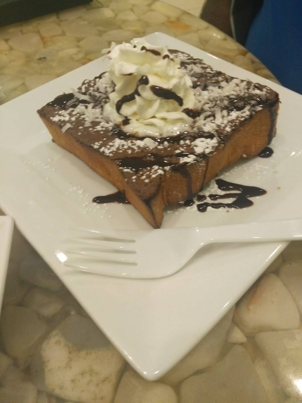 Green Island Frozen Yogurt & Tea bar | cafe | 10047 E Adamo Dr, Tampa, FL 33619, USA | 8133749006 OR +1 813-374-9006