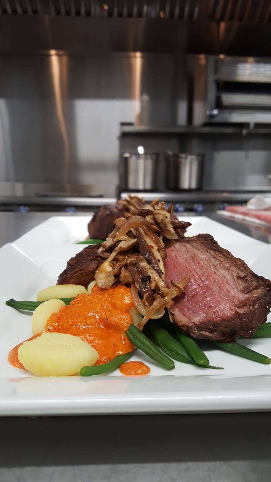 Orange Clover Kitchen & More | restaurant | 590 Missouri Ave #100, Jeffersonville, IN 47130, USA | 8122821005 OR +1 812-282-1005